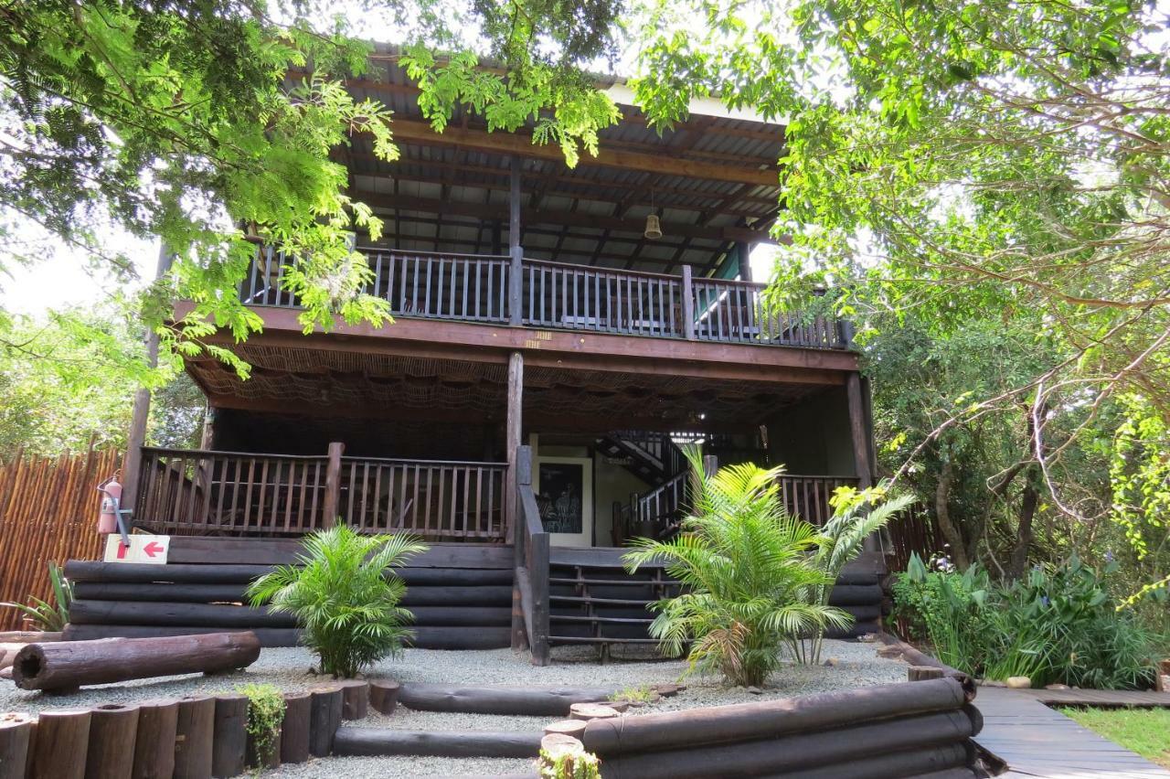 Umkhumbi Lodge Hluhluwe Extérieur photo